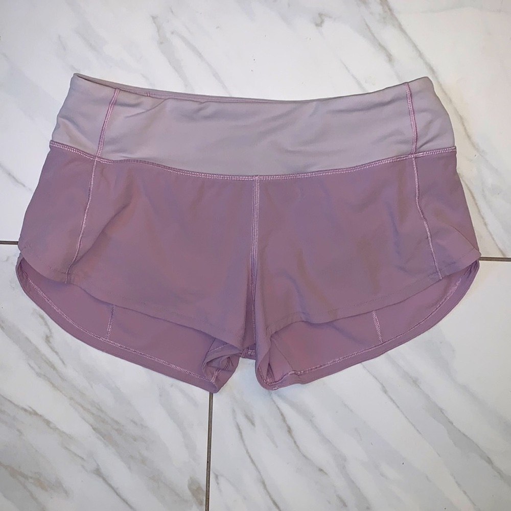Lululemon Speed Up Short 2.5"
Rose Quartz // W7AJRR
Size 4